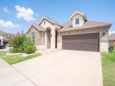 2105 Ella Lane, Carrollton TX 75010 - Photo 2