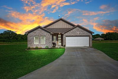 314 Delatorre Street, Trenton TX 75490