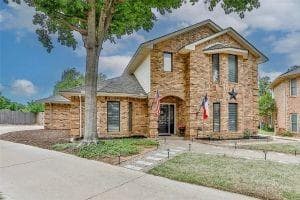 3910 Kingsferry Court, Arlington TX 76016 - Photo 2