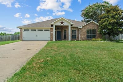 833 Greenwood Circle, Lindale TX 75771 - Photo 2
