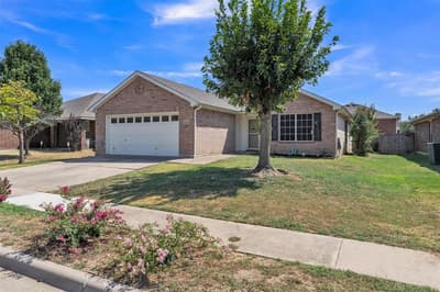808 Flamingo Drive, Saginaw TX 76131 - Photo 3