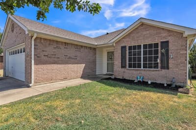 808 Flamingo Drive, Saginaw TX 76131 - Photo 4