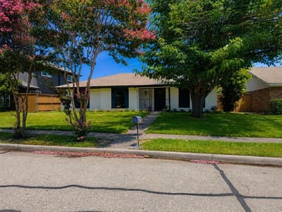3229 Brook Glen Drive, Garland TX 75044 - Photo 2