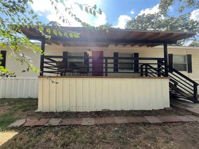 4322 Bradley Lane, Arlington TX 76017 - Photo 4