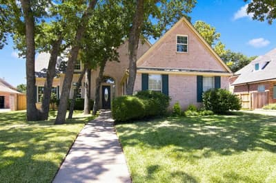 8321 Brandonwood Drive, North Richland Hills TX 76182 - Photo 2