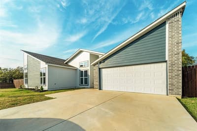 11915 Carson, Balch Springs TX 75180 - Photo 3