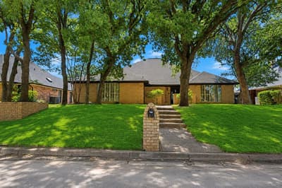4504 Lake Park Drive, Arlington TX 76016 - Photo 2