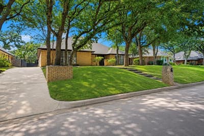 4504 Lake Park Drive, Arlington TX 76016 - Photo 3