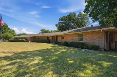 3202 S Country Club Road, Garland TX 75043 - Photo 2
