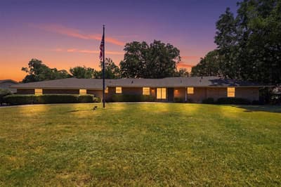 3202 S Country Club Road, Garland TX 75043