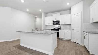 908 PARKVIEW Drive, Cleburne TX 76031 - Photo 3