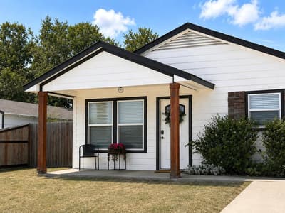 106 Raymond Street, Bowie TX 76230 - Photo 2