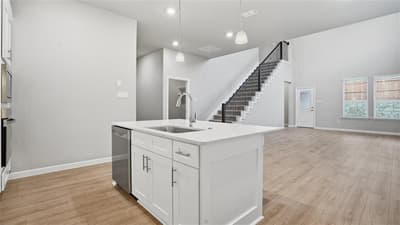 4915 SIMMENTAL Drive, Arlington TX 76001 - Photo 3