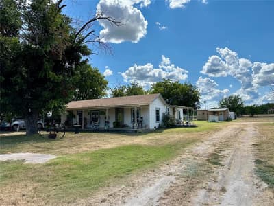 1307 S Austin, Comanche TX 76442