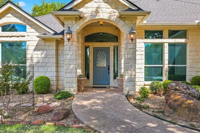 144 Saddle Brook Drive, Hudson Oaks TX 76087 - Photo 2