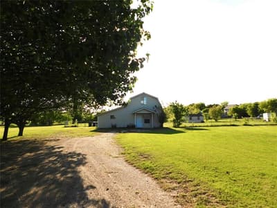 31 Rogers Circle, Krum TX 76249 - Photo 2