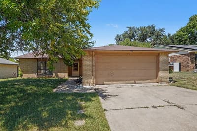 7107 Blackberry Drive, Arlington TX 76016 - Photo 2
