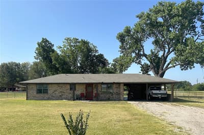1689 W FM 898, Bonham TX 75418