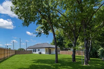 2749 Bethurum Avenue, Dallas TX 75215 - Photo 4