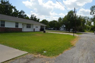 3321 Eastland Avenue, Greenville TX 75402 - Photo 3
