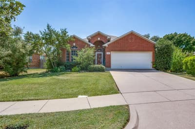 8005 Joshua Tree Court, Arlington TX 76002 - Photo 2