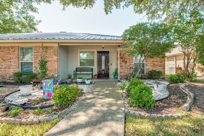 2006 E Branch Hollow Drive, Carrollton TX 75007 - Photo 2