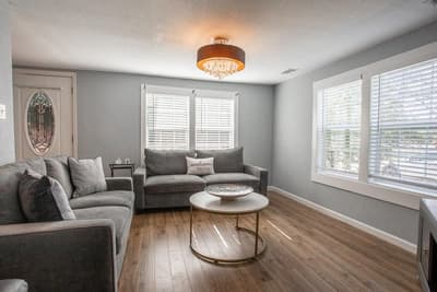 519 Taylor Street, Arlington TX 76011 - Photo 2