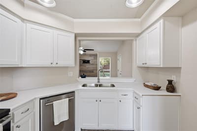 2606 Worth Forest Court, Arlington TX 76016