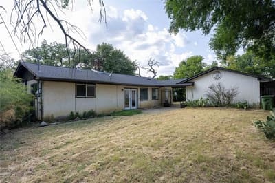 112 Oaktree Drive, Highland Village TX 75077 - Photo 3