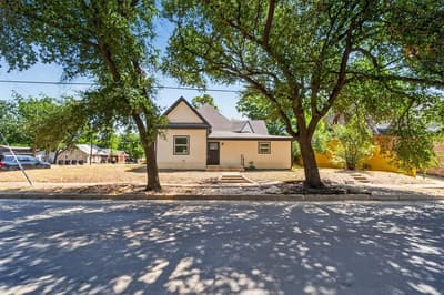 314 N Anglin Street, Cleburne TX 76031 - Photo 2