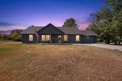 1069 Hereford Drive, Springtown TX 76082 - Photo 2