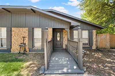 1706 Delaford Circle, Carrollton TX 75007 - Photo 4