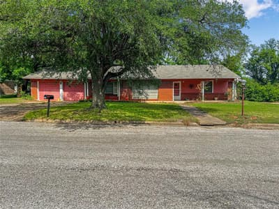 2706 Bois D Arc Street, Commerce TX 75428