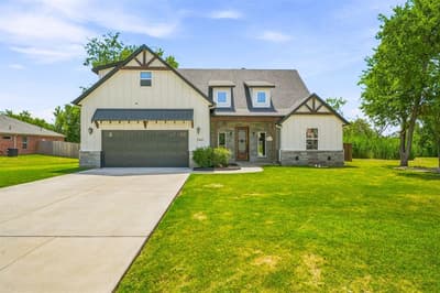 545 Mckittrick Court, Godley TX 76044 - Photo 2