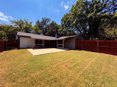 922 Meadowdale Circle, Garland TX 75043 - Photo 4