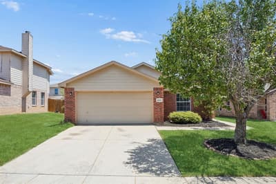 2609 Diver Court, Fort Worth TX 76119 - Photo 2