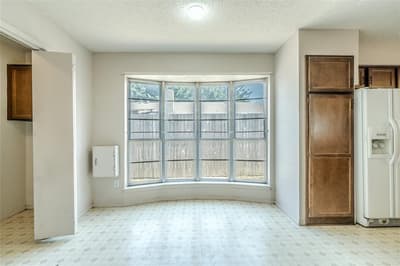 705 Rockledge Drive, Saginaw TX 76179 - Photo 5