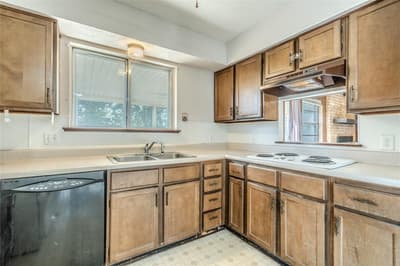 705 Rockledge Drive, Saginaw TX 76179 - Photo 4