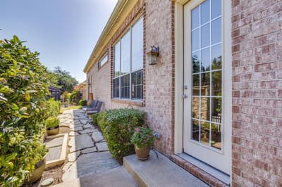 5065 Pershing Avenue, Fort Worth TX 76107 - Photo 5