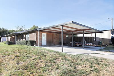 251 Alicia Street, Bowie TX 76230 - Photo 4