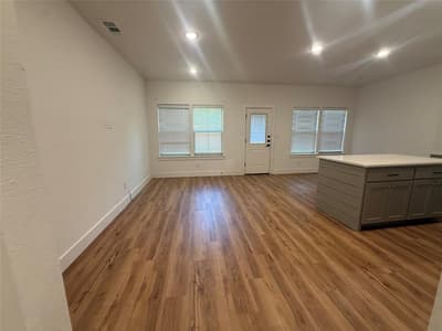 905 E 10th Street, Bonham TX 75418 - Photo 2