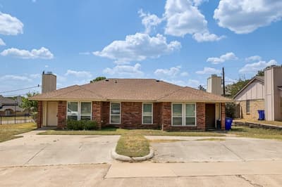 113 Oak Wood Lane, Kennedale TX 76060 - Photo 2