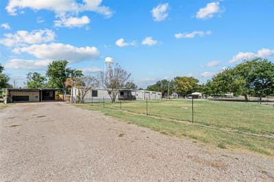 139 N 4th Street, Axtell TX 76624 - Photo 2