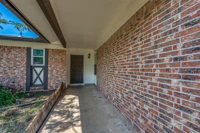 204 E Cunningham Avenue, Crowley TX 76036 - Photo 3