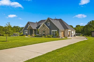 215 Tonkawa Trail, Corsicana TX 75109 - Photo 3