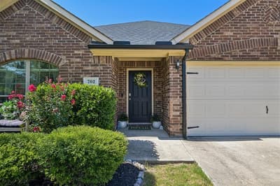 702 Sendero Drive, Arlington TX 76002 - Photo 3