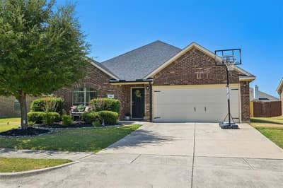 702 Sendero Drive, Arlington TX 76002