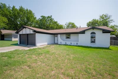 224 Southway Drive, Everman TX 76140 - Photo 2