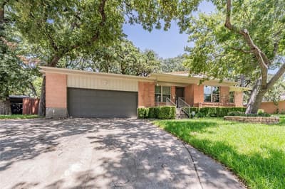 1233 Fair Oaks Drive, Irving TX 75060 - Photo 2