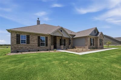 136 Hillview Trail, Decatur TX 76234 - Photo 2